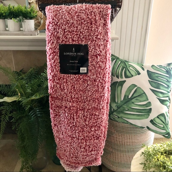 London Fog Bedding Nwt Beautiful Red Pink White London Fog Sherpa